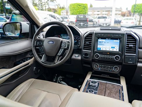Used 2018 Ford Expedition Limited AWD/4WD image 25