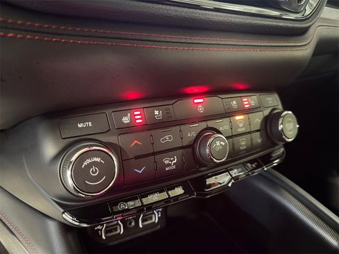 Used 2024 Dodge Durango GT image 30