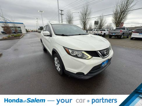 Used 2018 Nissan Rogue Sport S image 8