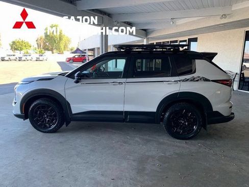 Used 2025 Mitsubishi Outlander AWD image 7