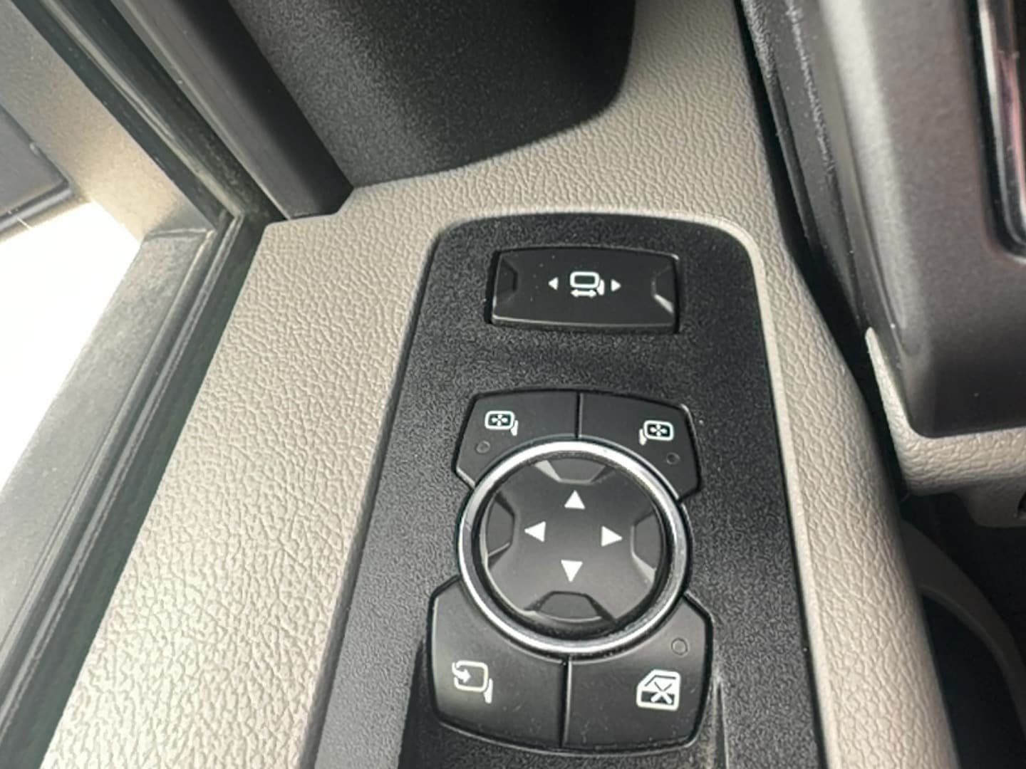 Used 2019 Ford F250 XLT w/ XLT Value Package AWD/4WD image 19