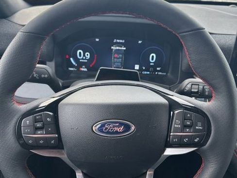 Used 2025 Ford Explorer ST-Line w/ ST-Line Street Pack image 10