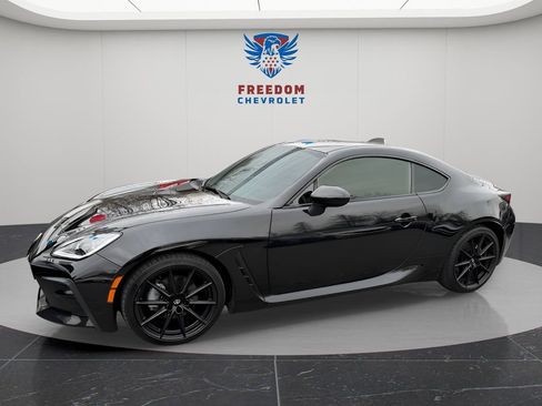 Used 2025 Toyota GR86 Premium w/ ALL Weather Mat Package (TMS) image 2