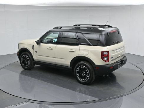 Used 2025 Ford Bronco Sport Outer Banks w/ Outer Banks Tech Package+ AWD/4WD image 42