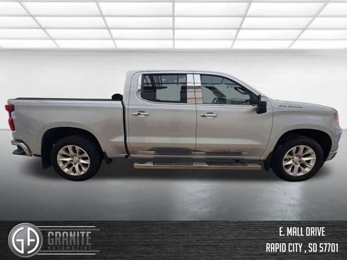 Used 2022 Chevrolet Silverado 1500 LTZ AWD/4WD image 7