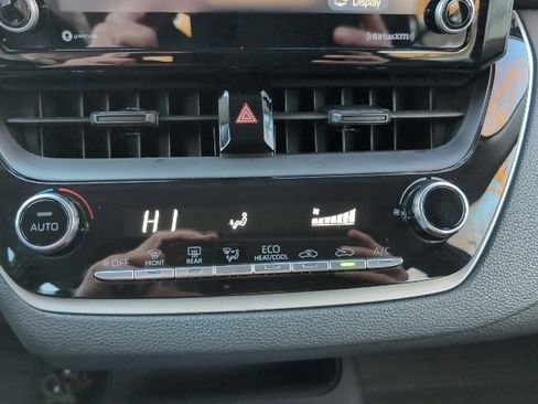 Used 2022 Toyota Corolla LE image 17