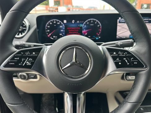 Certified 2026 Mercedes-Benz GLA 250 image 32