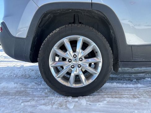 Used 2015 Jeep Cherokee Limited image 33