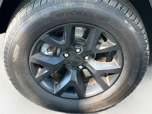 Used 2014 Jeep Cherokee Trailhawk w/ Comfort/Convenience Group image 29