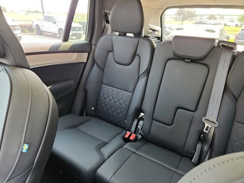 New 2025 Volvo XC90 B5 Plus w/ Protection Package Premier image 14