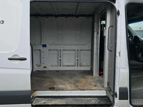 Used 2018 Mercedes-Benz Sprinter 2500 image 10