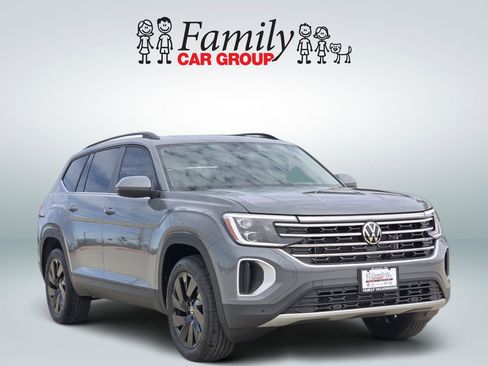 New 2026 Volkswagen Atlas SE FWD image 2
