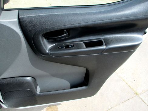 Used 2015 Nissan NV200 SV w/ Back Door Glass Package image 24