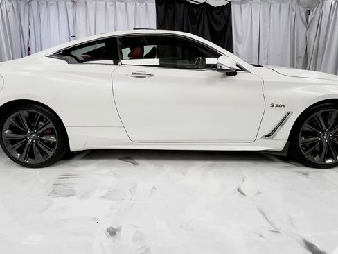 Used 2018 INFINITI Q60 Red Sport 400 w/ Sensory Package 3.0T Sport image 5