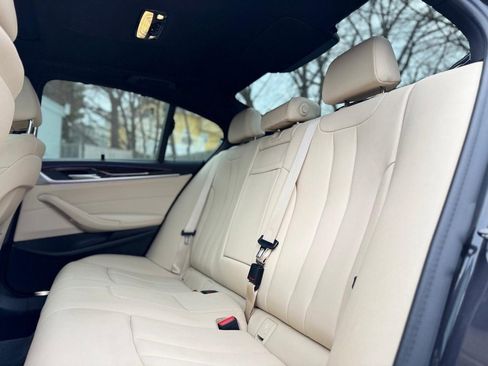 Used 2020 BMW 530i xDrive w/ Executive Package image 18