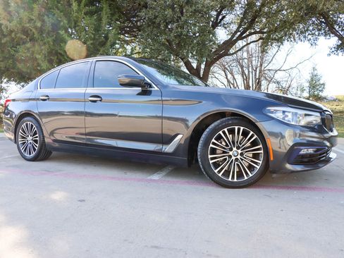 Used 2018 BMW 530i xDrive image 1