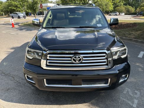 Used 2018 Toyota Sequoia Platinum AWD/4WD image 3