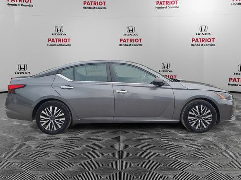 Used 2024 Nissan Altima 2.5 SV FWD image 6