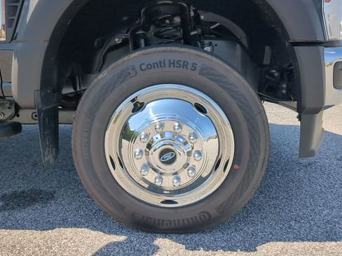 New 2025 Ford F550 2WD Regular Cab Super Duty w/ XL Chrome Package image 9