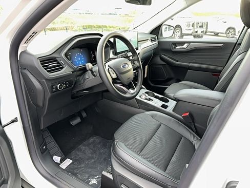 New 2025 Ford Escape SE FWD image 14