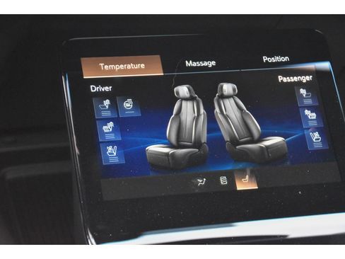 Certified 2026 Cadillac Vistiq Platinum image 26