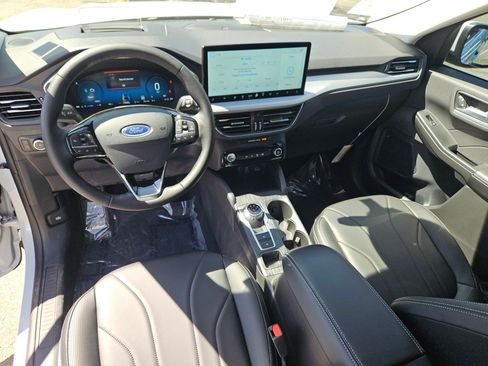 New 2025 Ford Escape SE w/ PHEV Premium Package image 14