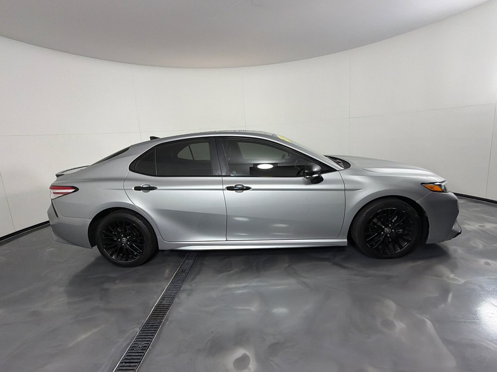 Used 2020 Toyota Camry SE FWD image 4