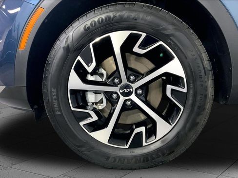 Certified 2025 Kia Sportage EX w/ EX Premium Package image 9