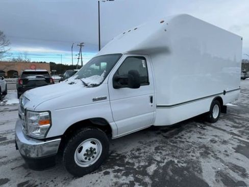 New 2026 Ford E-350 and Econoline 350 Super Duty w/ Power Equipment Group image 6