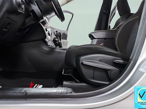 Used 2017 Jeep Cherokee Latitude w/ Cold Weather Group image 26