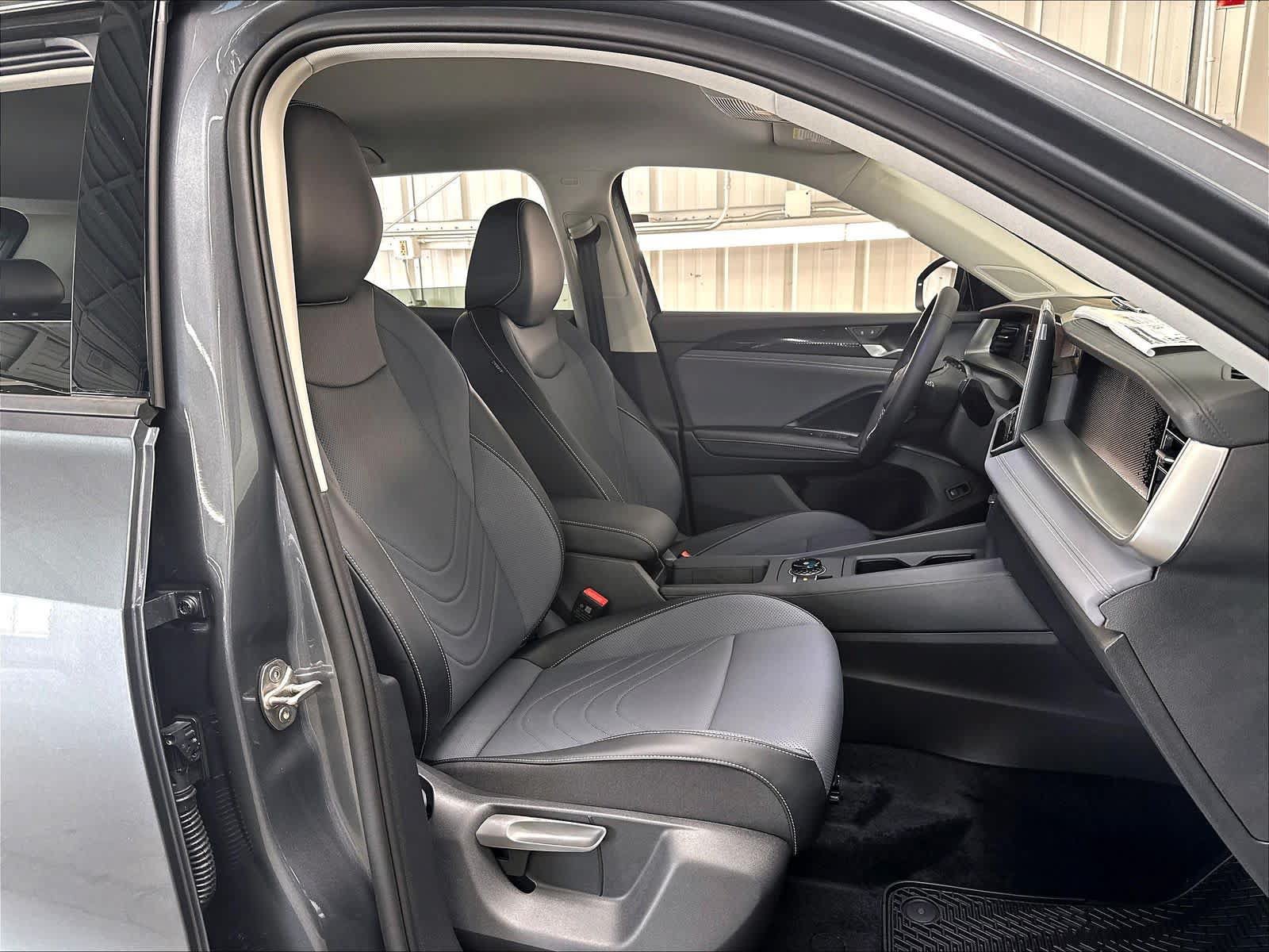 New 2026 Volkswagen Tiguan SE AWD/4WD image 11