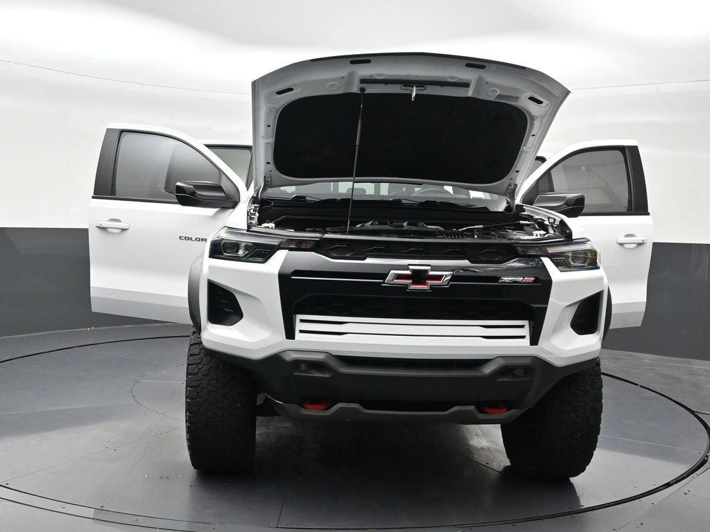 Used 2024 Chevrolet Colorado ZR2 AWD/4WD image 41