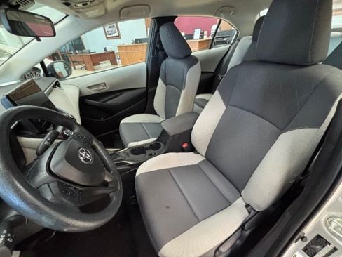 Used 2025 Toyota Corolla LE FWD image 13