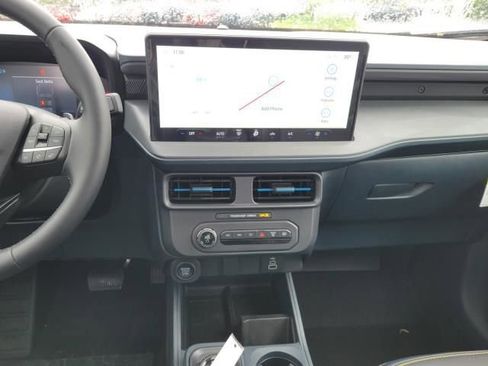 New 2025 Ford Maverick Lobo image 14