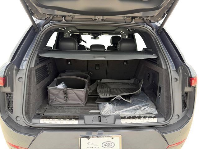 New 2026 Land Rover Range Rover Sport Dynamic SE AWD/4WD image 18
