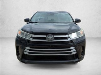 Used 2019 Toyota Highlander LE video 2