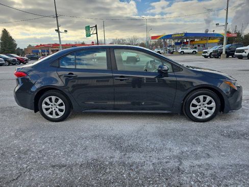 Used 2023 Toyota Corolla LE image 5
