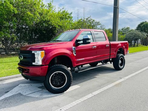 Used 2017 Ford F250 XLT w/ XLT Premium Package AWD/4WD image 1