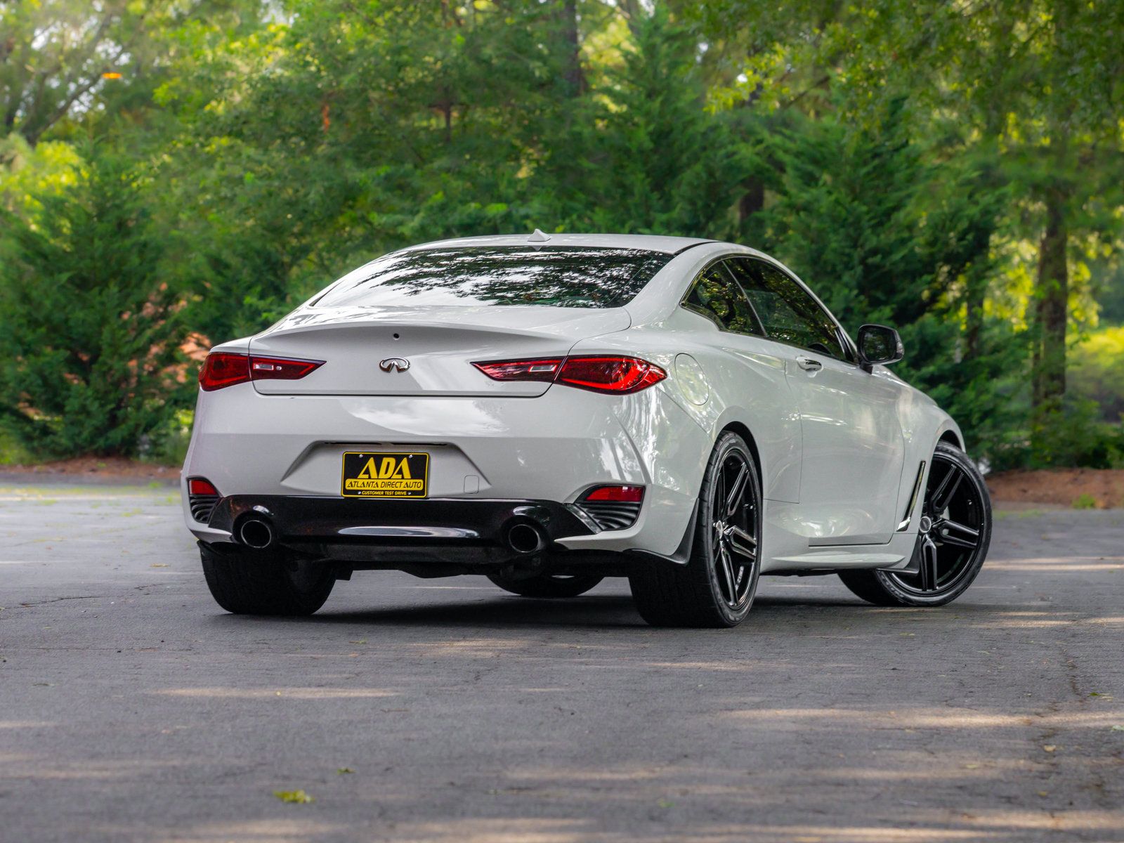 Used 2017 INFINITI Q60 3.0t w/ Premium Plus Package 3.0T RWD image 4