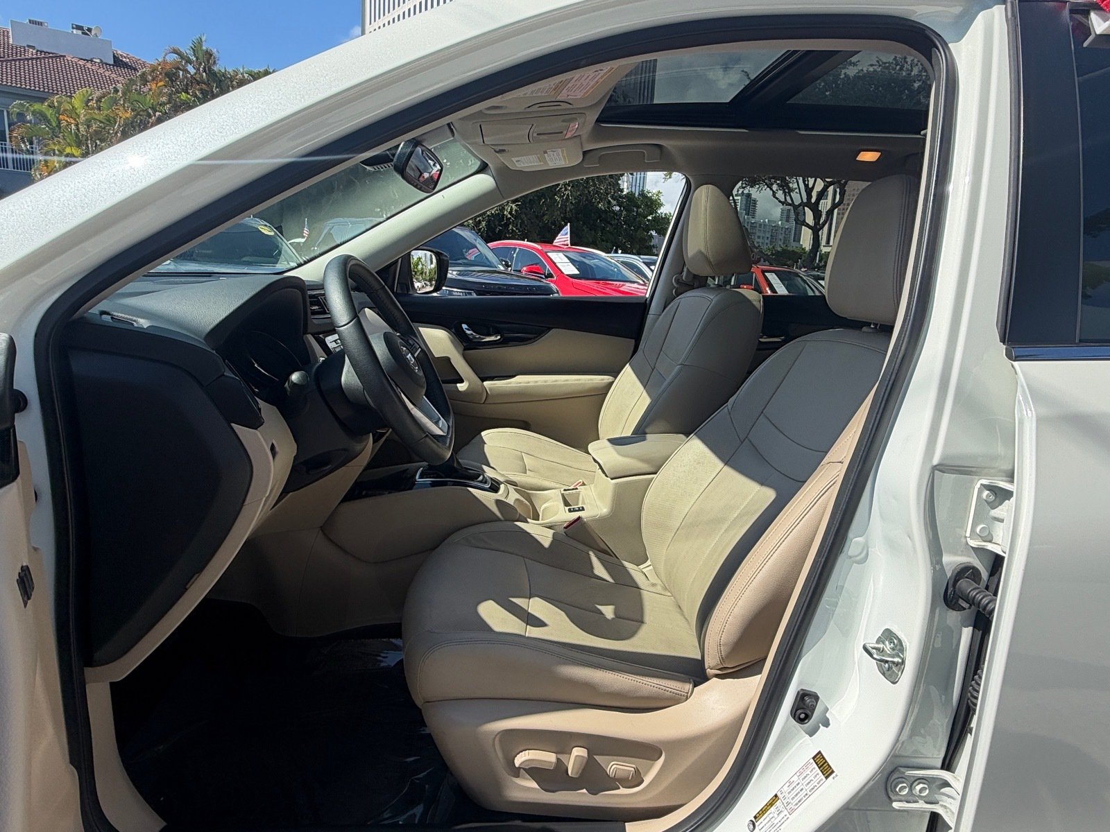 Used 2019 Nissan Rogue SL w/ Premium Package FWD image 9