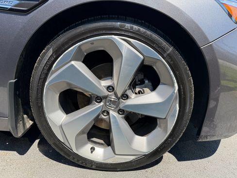 Used 2018 Honda Accord Touring image 38