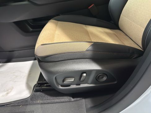 New 2026 Chevrolet Equinox ACTIV w/ LPO, Floor Liner Package image 17