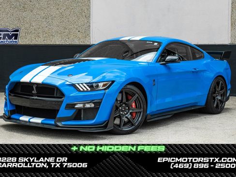 Used 2022 Ford Mustang Shelby GT500 w/ Carbon Fiber Track Pack RWD image 1