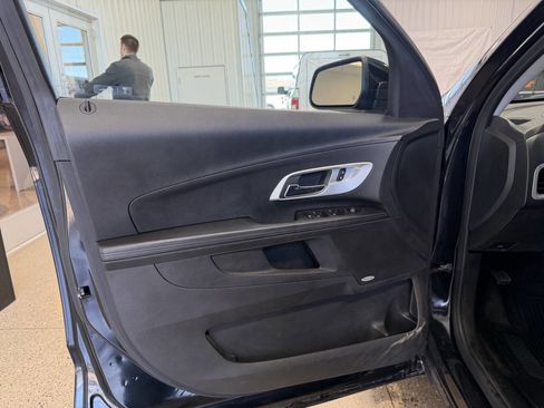 Used 2017 Chevrolet Equinox LT w/ Convenience Package image 25