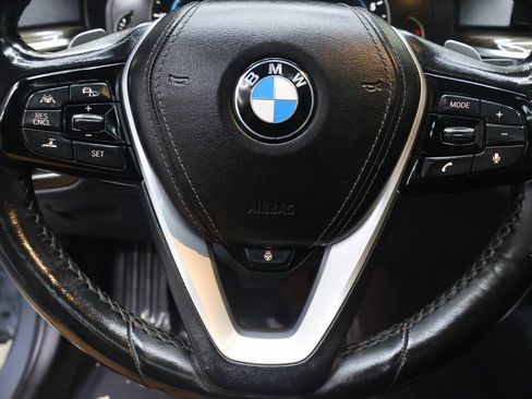 Used 2019 BMW 530i xDrive image 21