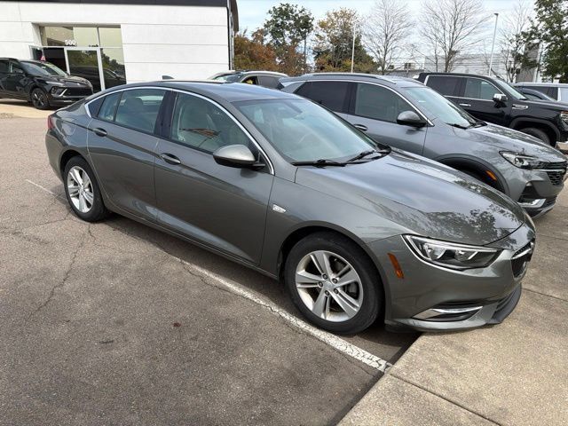 Used 2019 Buick Regal Preferred w/ Sights and Sounds Package FWD image 2