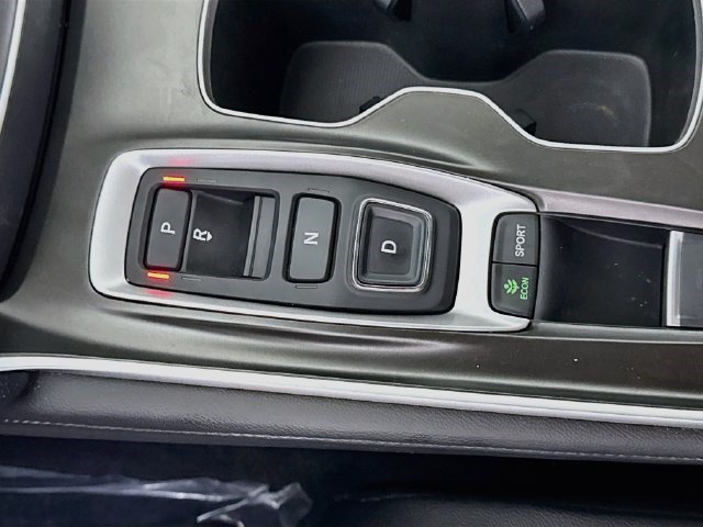 Used 2020 Honda Accord Touring image 19