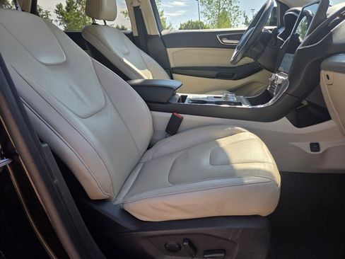 Used 2021 Ford Edge Titanium FWD image 9