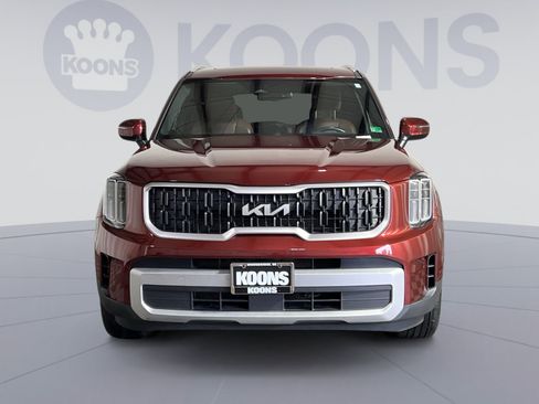 Used 2024 Kia Telluride EX w/ EX Captain's Chair Package AWD/4WD image 11