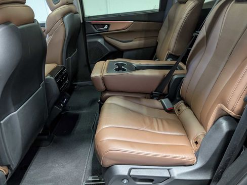 Used 2023 Acura MDX SH-AWD w/ Technology Package image 24